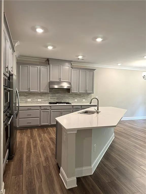 4 bed, 3.5 bath, 2692 sqft, $4,200 — Photo 3