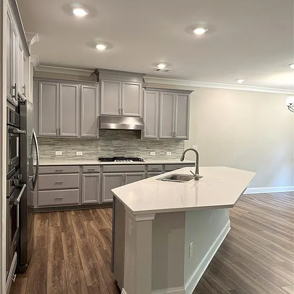 1468 Edgebrook Ct NE — Photo 3
