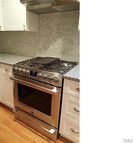 1st image of 208 Cedarhurst Ln
