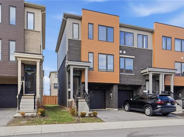 32 Radison Ln, Hamilton, ON L8H 0B5