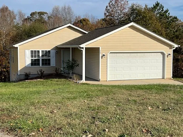 702 Patriot Ln — Photo 1