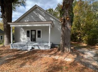 532 W Peachtree St, Woodruff, SC 29388