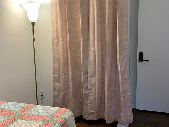 Roommate's Bedroom 4