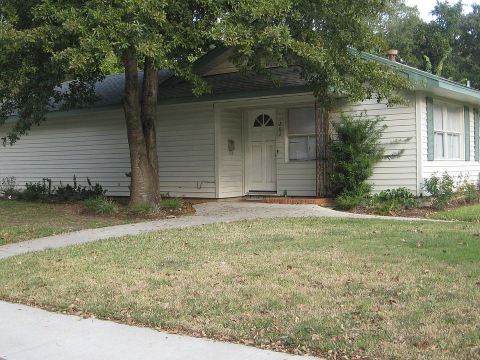 Over 1600 sq ft on a corner lot in a well established, quiet neighborhood.