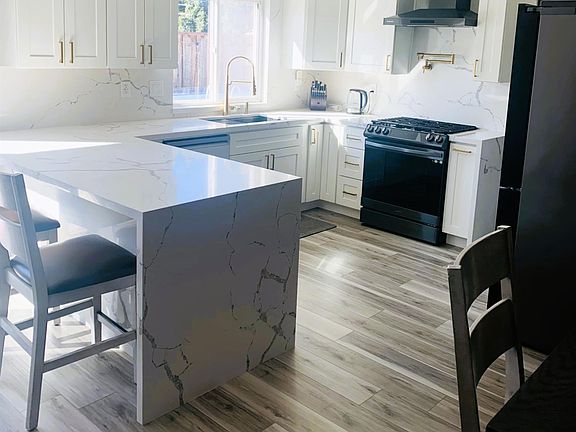 2nd image of 1049 Compass Ln