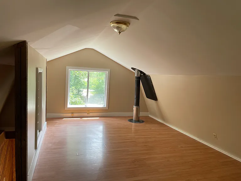 3rd bedroom above family room