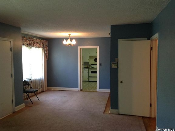 3rd image of 825 Westwood Ave