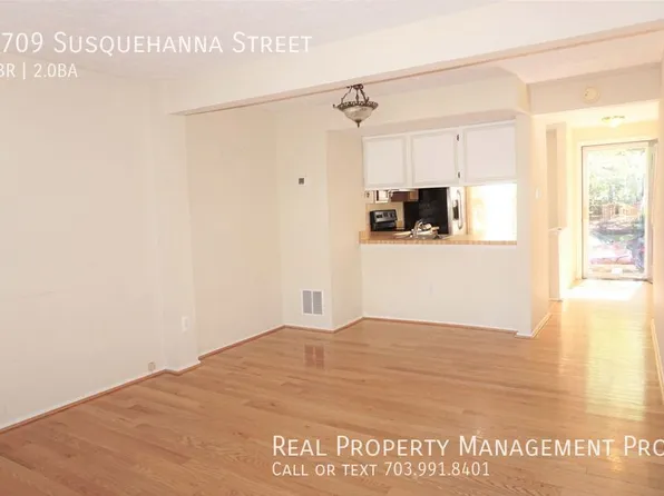 8709 Susquehanna St, Lorton, VA 22079