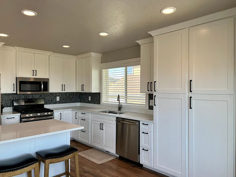 339 E Manti Dr — Photo 12