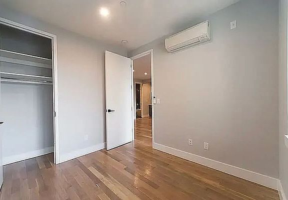 5th image of 743 Lafayette Ave #1A