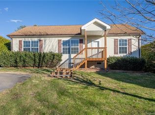 28 Oakcrest Dr, Asheville, NC 28806