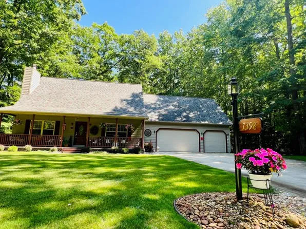 7398 Lakewood Dr, Oscoda, MI 48750