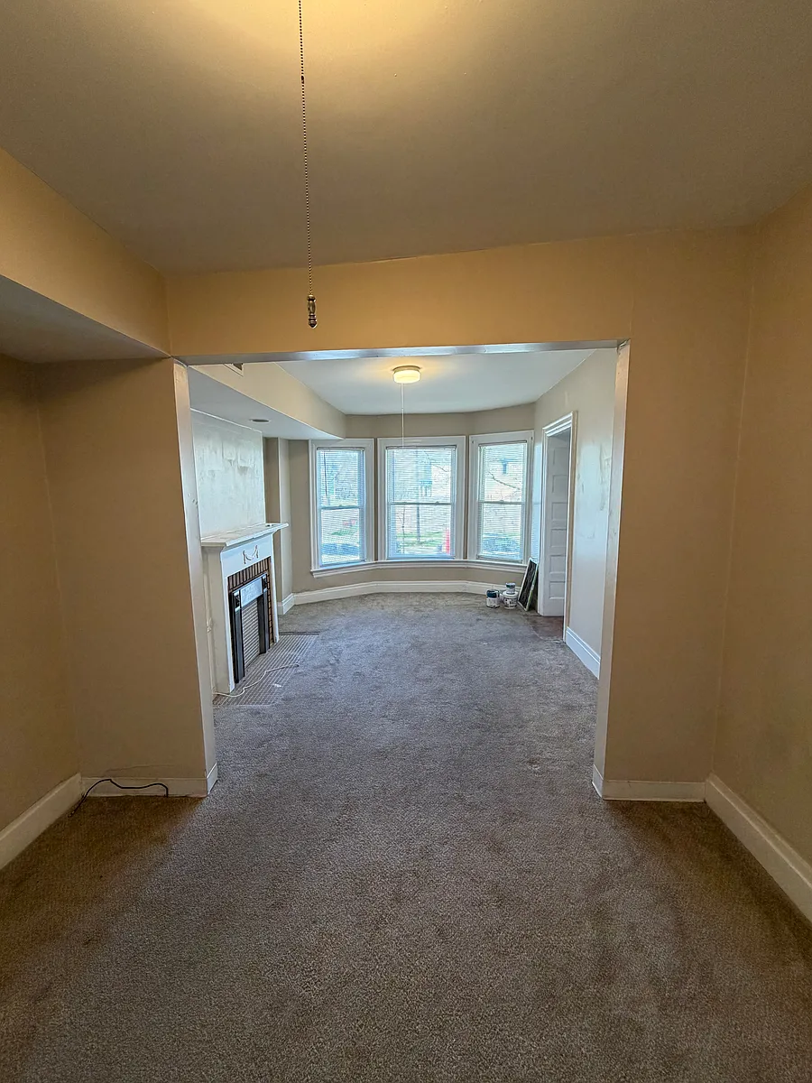 Building Photo - 439 W Ferry St #201-2