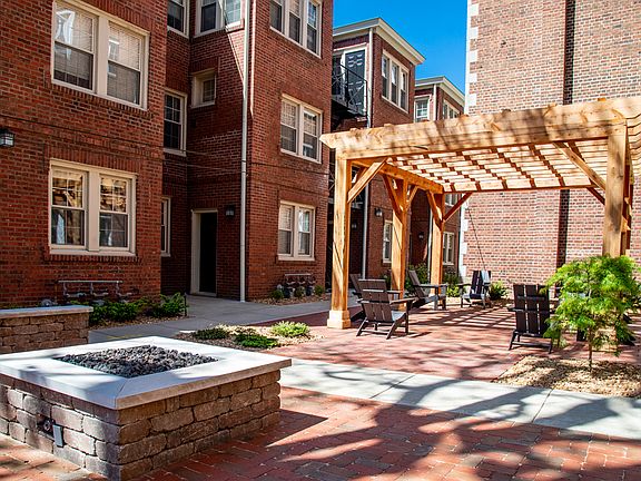 5th image of 3103 N Meridian St #7cb206eb5