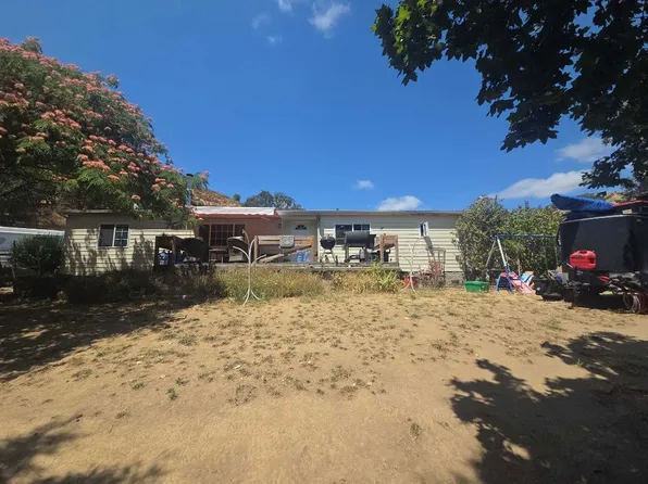632 Clarks Branch Rd #R, Myrtle Creek, OR 97457