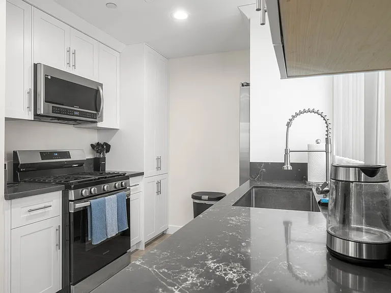 2239 N Niagara St #103 — Photo 14