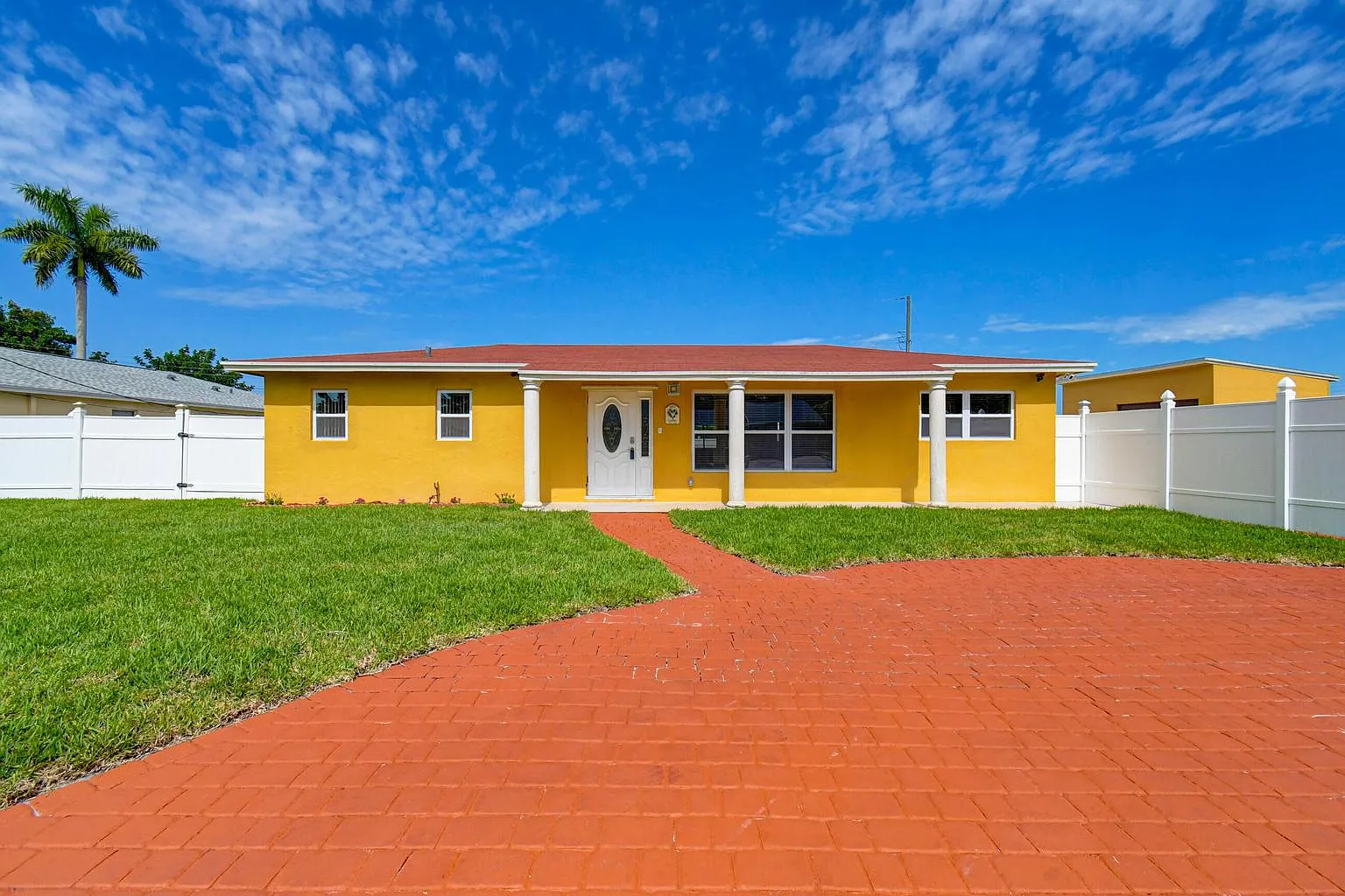3 bed, 1340 sqft, $3,200 — Photo 1