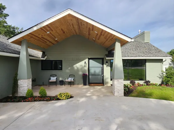 124 Sequoya Dr, Lake Kiowa, TX 76240