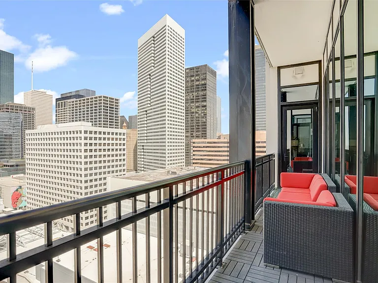1211 Caroline St #1706 — Photo 15