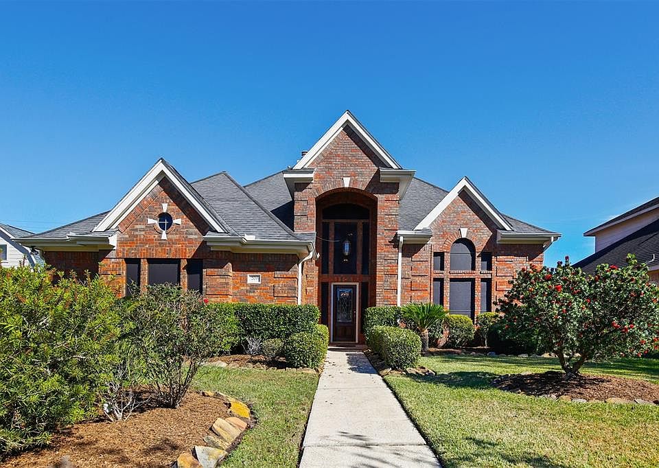 1st image of 206 Oak Creek Dr
