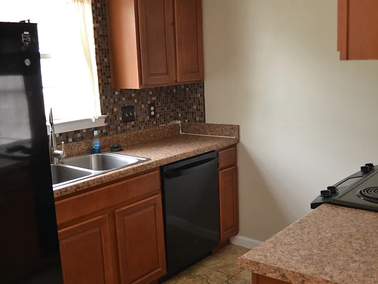 324 Ray Ave — Photo 7