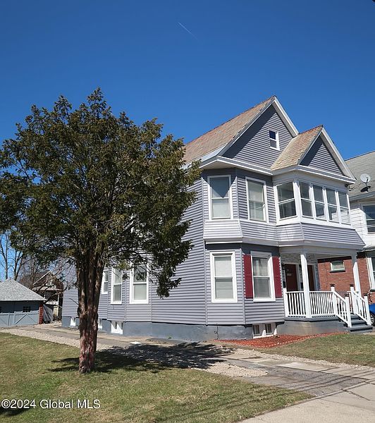 2nd image of 1735 Avenue B