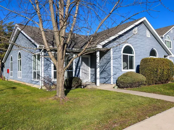 827 Spring Lake Drive #827, Middle Island, NY 11953