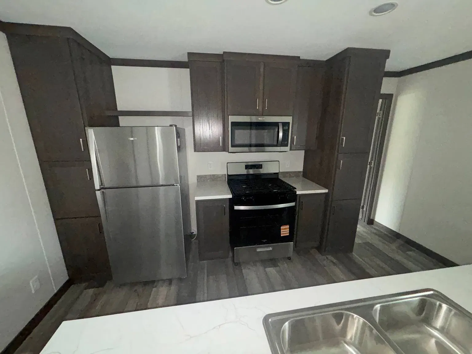 3 bed, 2.0 bath, 980 sqft, $1,195 — Photo 1