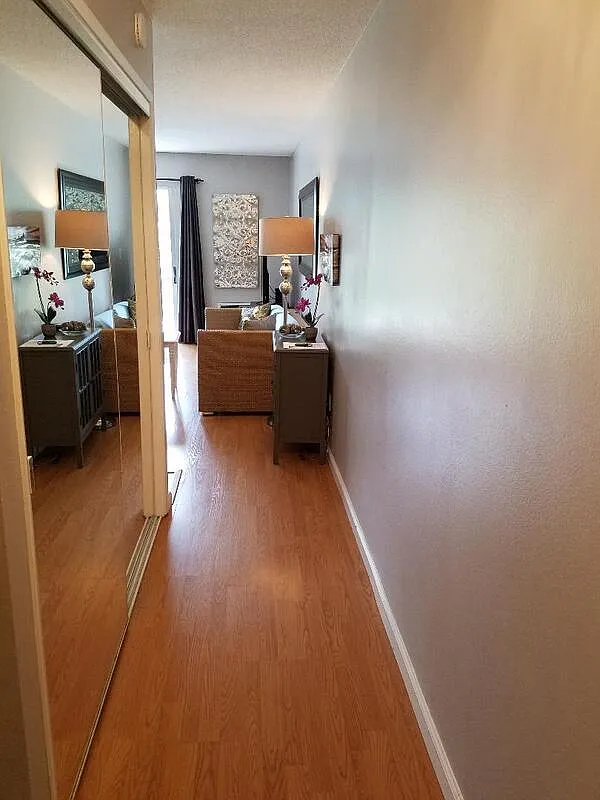 Studio, 1.0 bath, 496 sqft, $1,900 — Photo 1