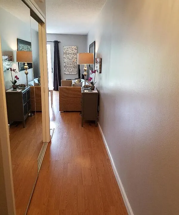355 Kalanianaole St #211