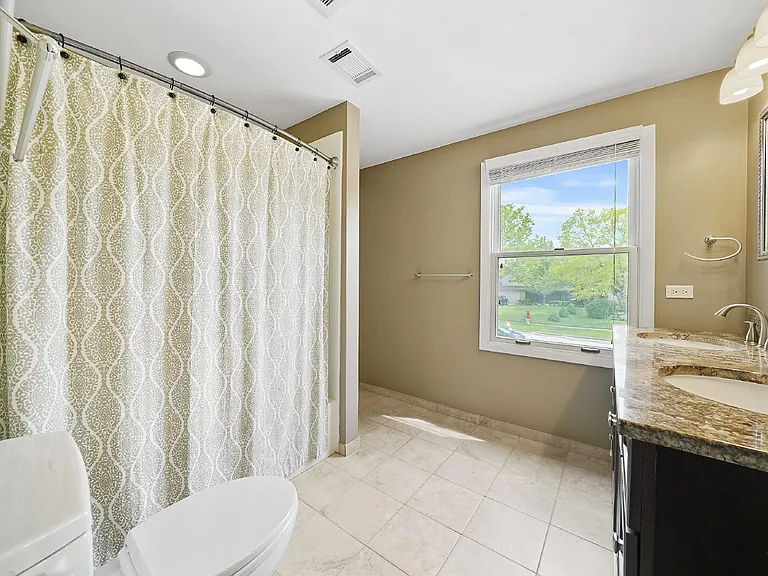 1011 Talltree Ter — Photo 16