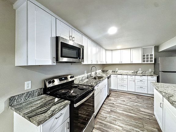 4th image of 806 Paradise Ln #B