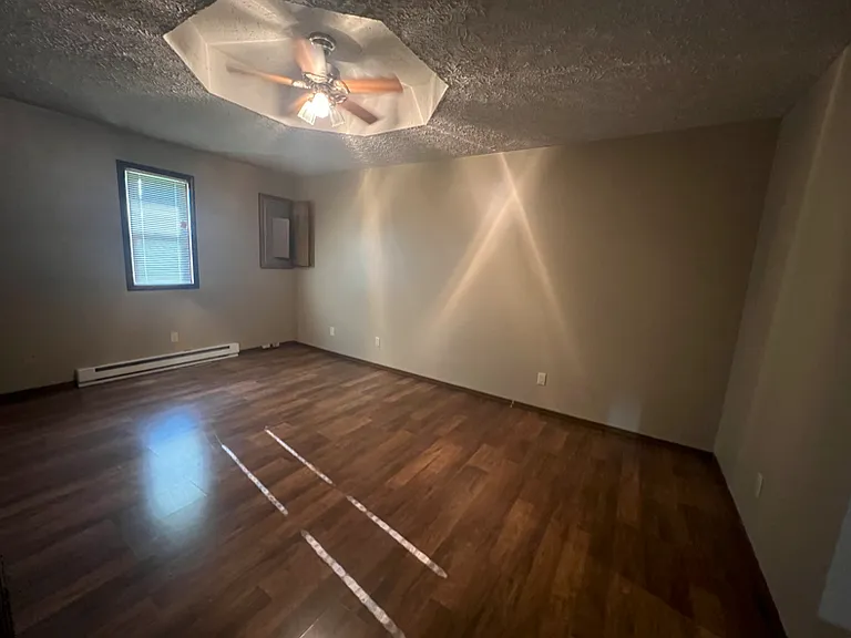 937 N Main Ave — Photo 3