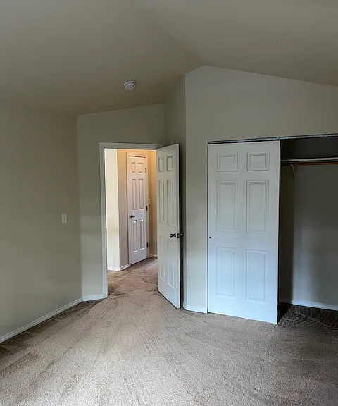2700 E 19th St — Photo 12