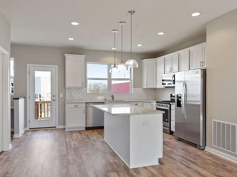 5182 Hampton St NE — Photo 12