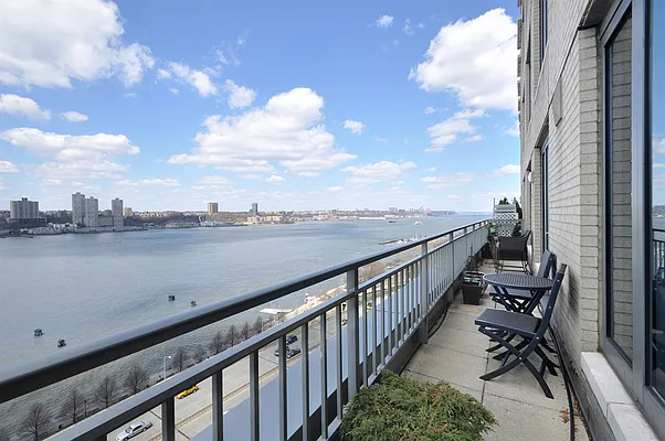 Sold by Corcoran | media 10