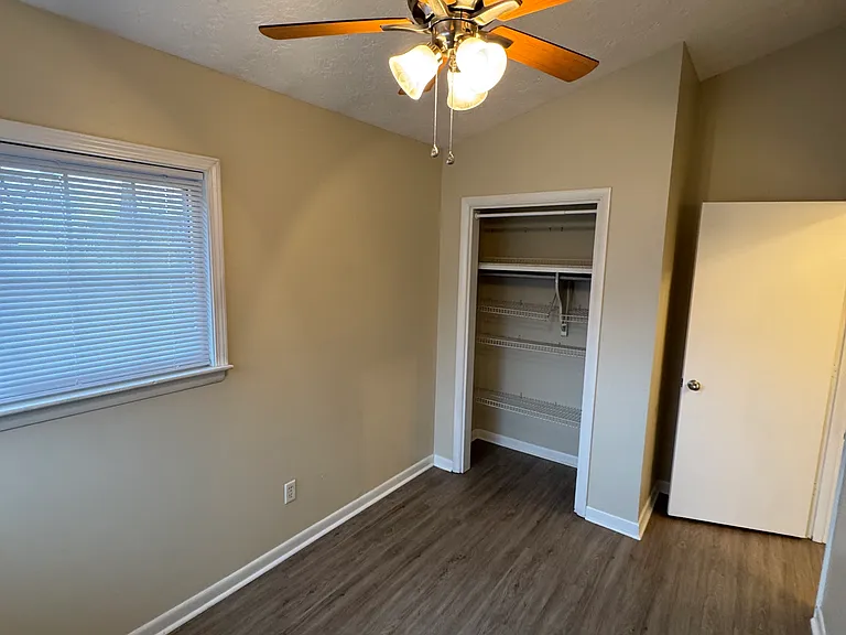 208 Shadow Wood Pl — Photo 24