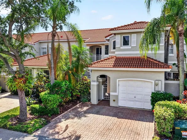 1581 Yellowheart Way, Hollywood, FL 33019