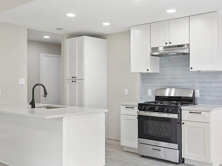 9604 Crown Ridge Dr — Photo 3