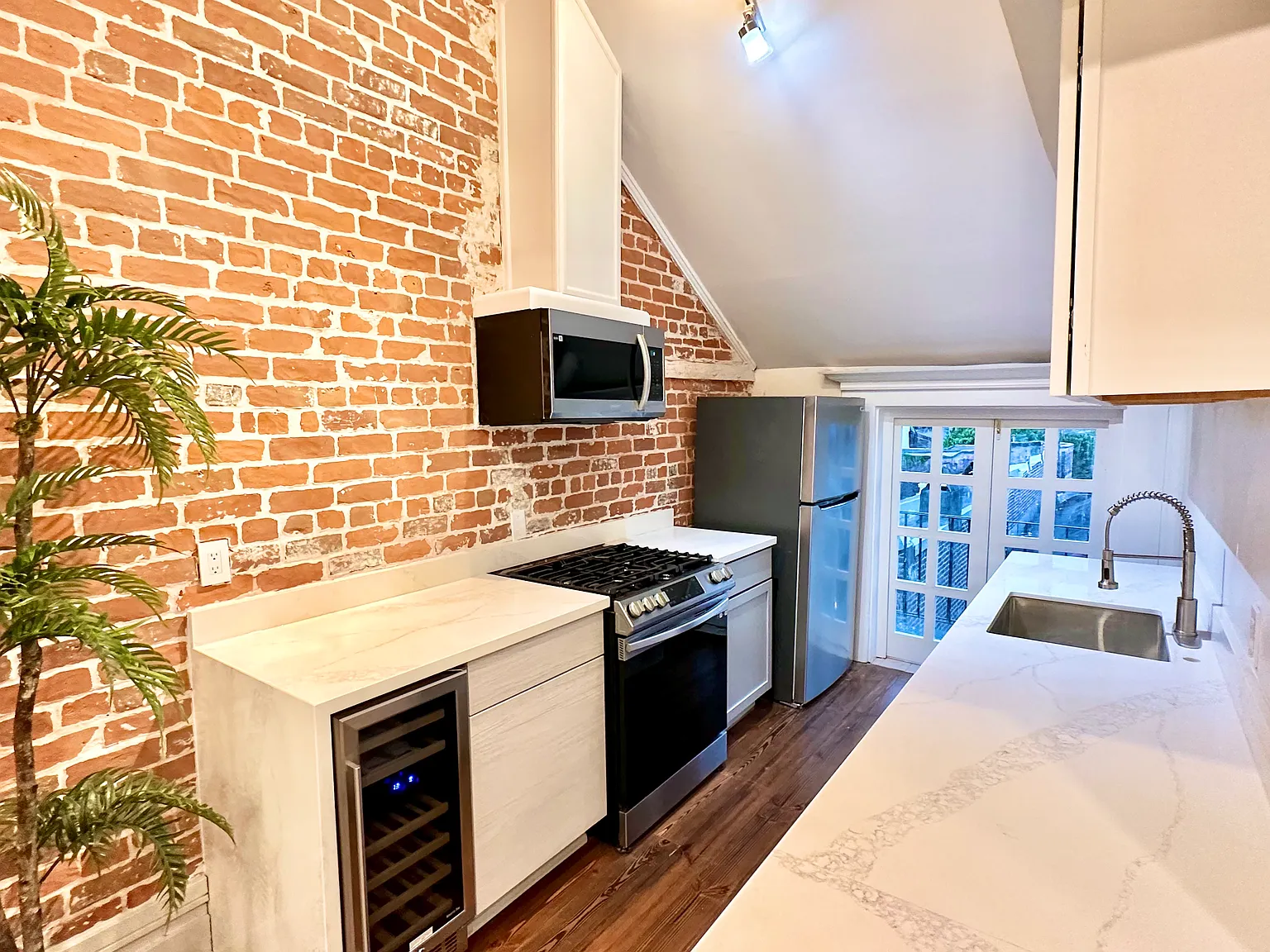 3 bed, 1600 sqft, $995 — Photo 4