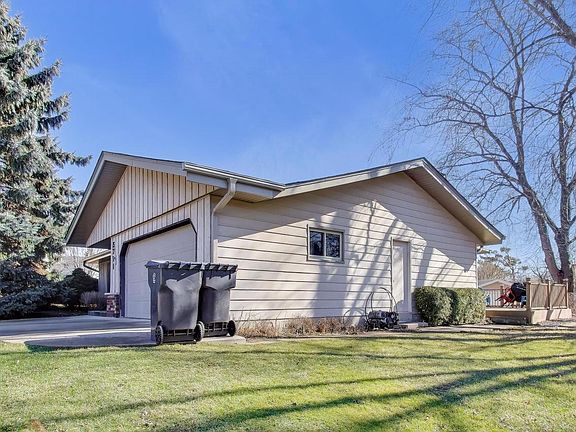 3rd image of 5711 Alta Loma COURT