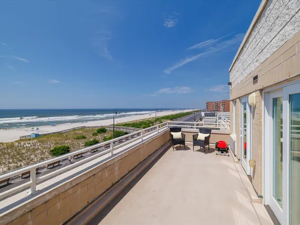 450 W Broadway APT 3F, Long Beach, NY 11561