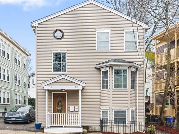 213-215 Florence St Unit 1, Roslindale, MA 02131