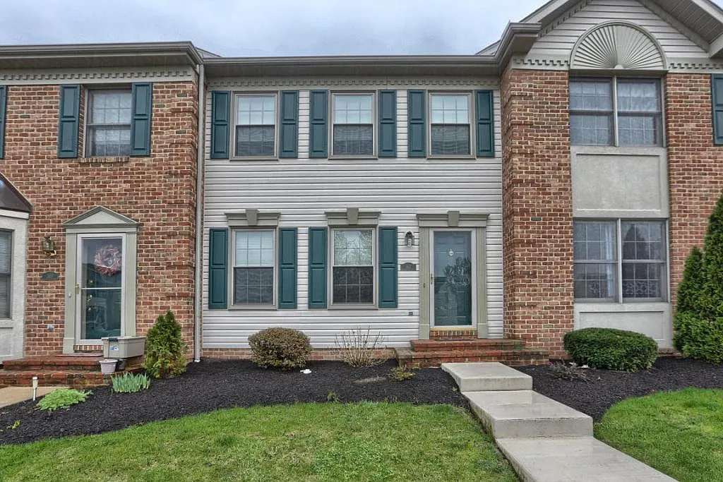 367 Cobblestone Ln photo 1