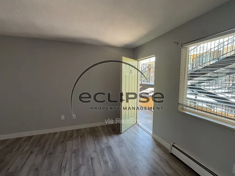 Summit View Apartments — Photo 209