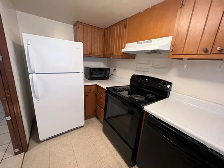 1406 Bass Ave — Photo 2