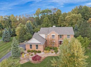 54866 Walnut Dr, New Hudson, MI 48165