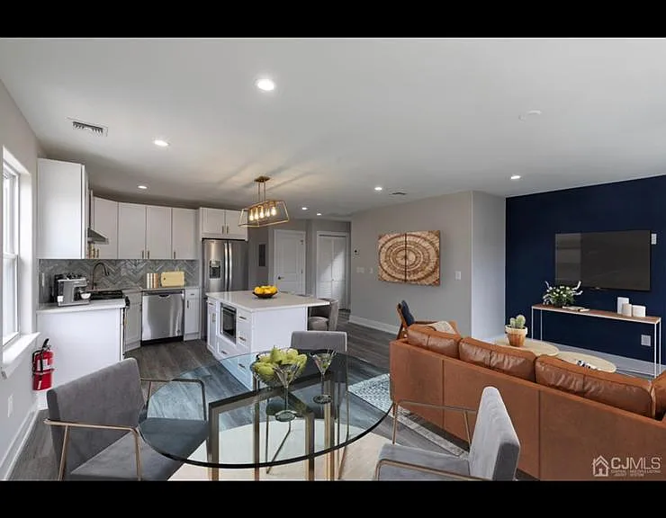 75 Plum St #2 — Photo 12