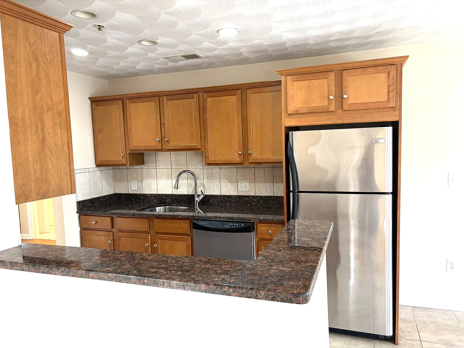 2 bed, 1429 sqft, $2,990 — Photo 3