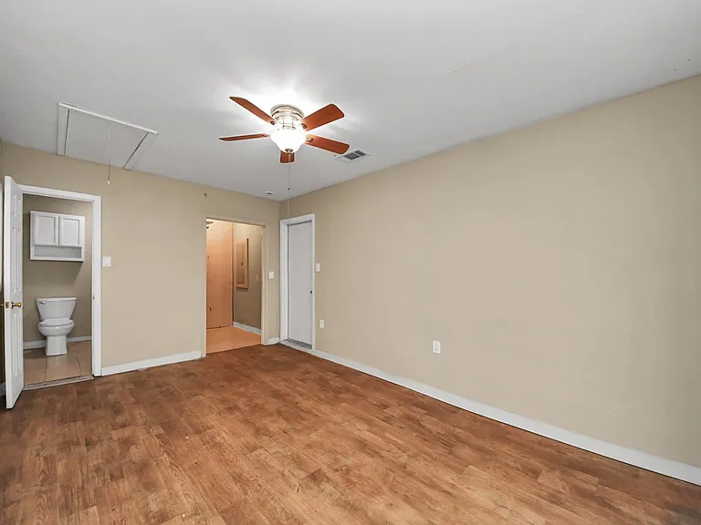 811 Hillcrest Dr — Photo 9